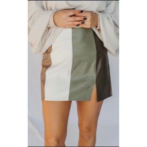 LE LIS Colorblock Mini Skirt SZ Large - Picture 1 of 14